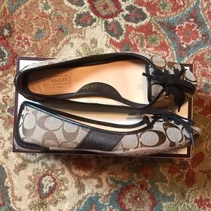 Coach Josie flats, Signature C, size 8